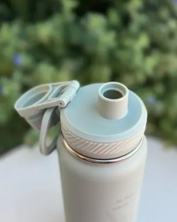 Afeto Presentes Religiosos - Garrafa Térmica - São Miguel Arcanjo - 800ml - em alumínio - cor off-white