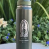 Afeto Presentes Religiosos - Garrafa Térmica - Virgem de Guadalupe - 800ml - em alumínio - cinza
