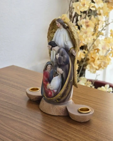 Afeto Presentes Religiosos - Imagem Sacra - Sagrada Família com Anjo e castiçal - 23cm - em resina importada