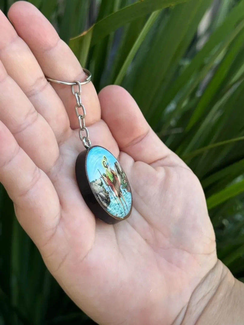 Afeto Presentes Religiosos – Chaveiro Dezena Aberta com medalha de São Bento em Ouro Velho (cópia) Afeto Presentes Religiosos - Chaveiro Dezena Aberta com medalha de São Bento em Ouro Velho (cópia)