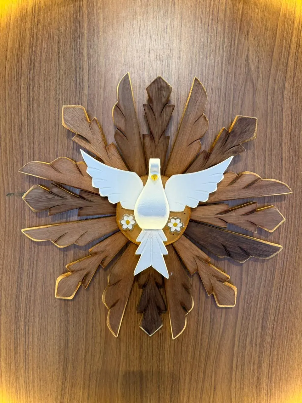 Afeto Presentes Religiosos - Divino Espírito Santo em Madeira (cópia)