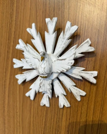 Afeto Presentes Religiosos - Divino Espírito Santo em Madeira (cópia)