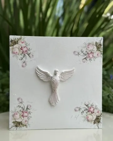 Afeto Presentes Religiosos - Artesanal - Mãe Aparecida - com aplicação em flores -  21,5cm - em gesso