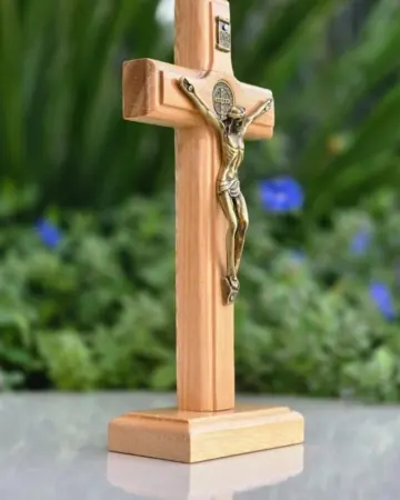 Afeto Presentes Religiosos - Crucifixo de Madeira - 17cm - com medalhade São Bento - "Foi por você" (cópia)
