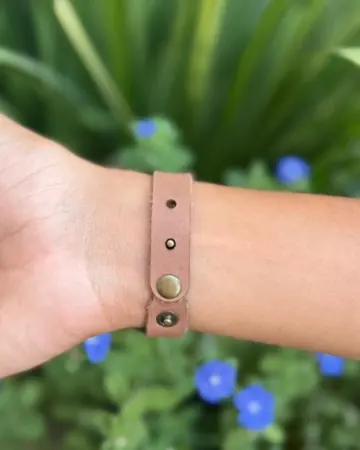 Afeto Presentes Religiosos - Pulseira - São Bento - com oração - em silicone - 6cm diâmetro - 0,5cm de altura