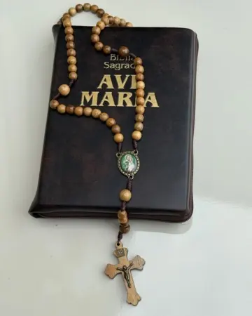Afeto Presentes Religiosos - Kit Bíblia Católica Ave Maria Capa Rosa + Terço Nossa Senhora das Graças